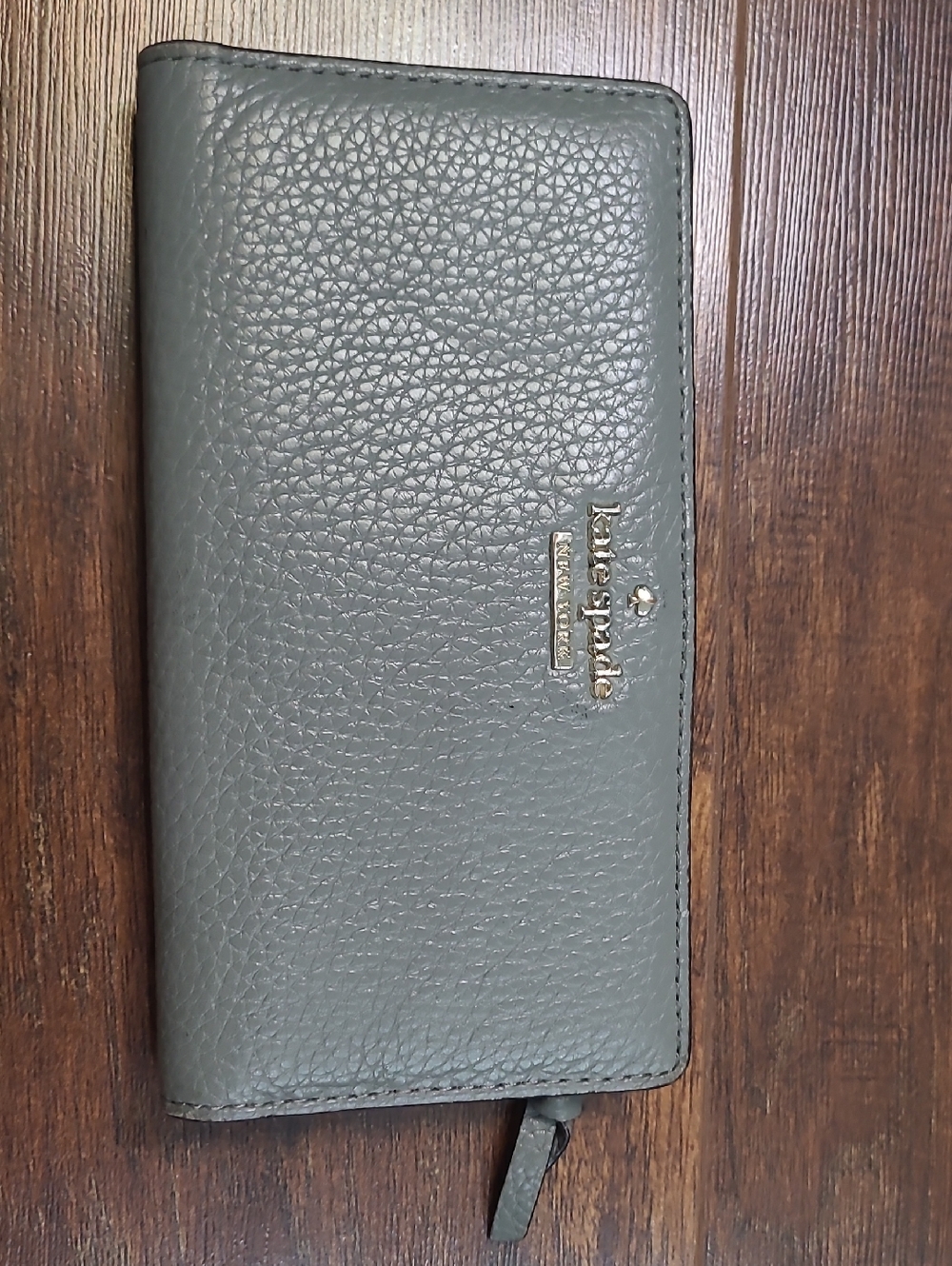 kate spade Pebbled Leather Zip Wallet - Gray Green